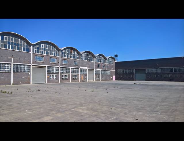 24,000M² WAREHOUSE TO LET IN EAST FIELD